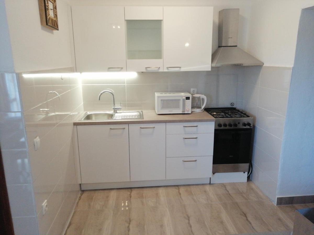 Seaview Holiday Apartments, Ventura Нін Екстер'єр фото