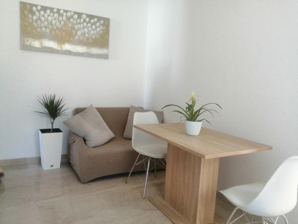 Seaview Holiday Apartments, Ventura Нін Екстер'єр фото