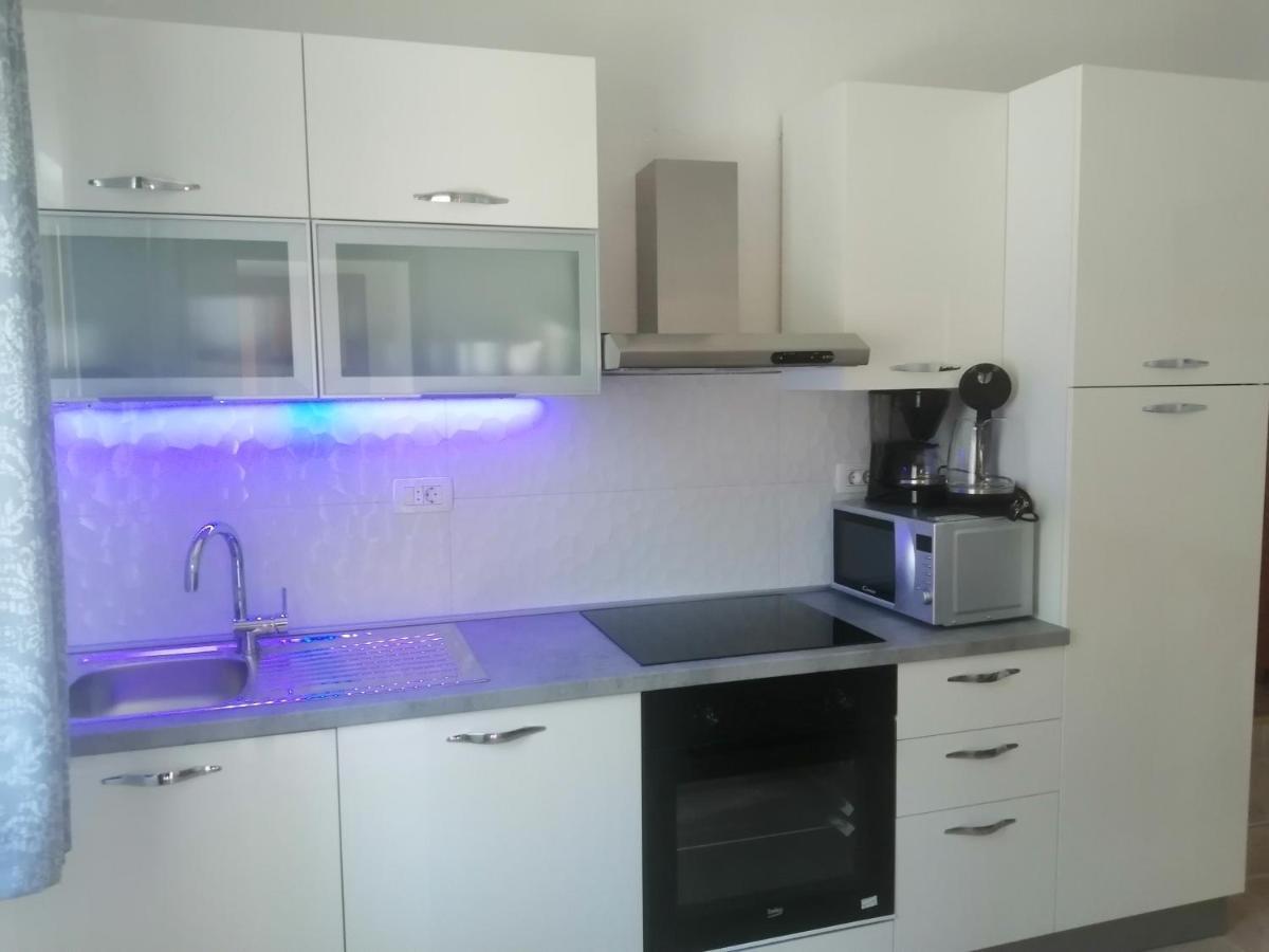 Seaview Holiday Apartments, Ventura Нін Екстер'єр фото