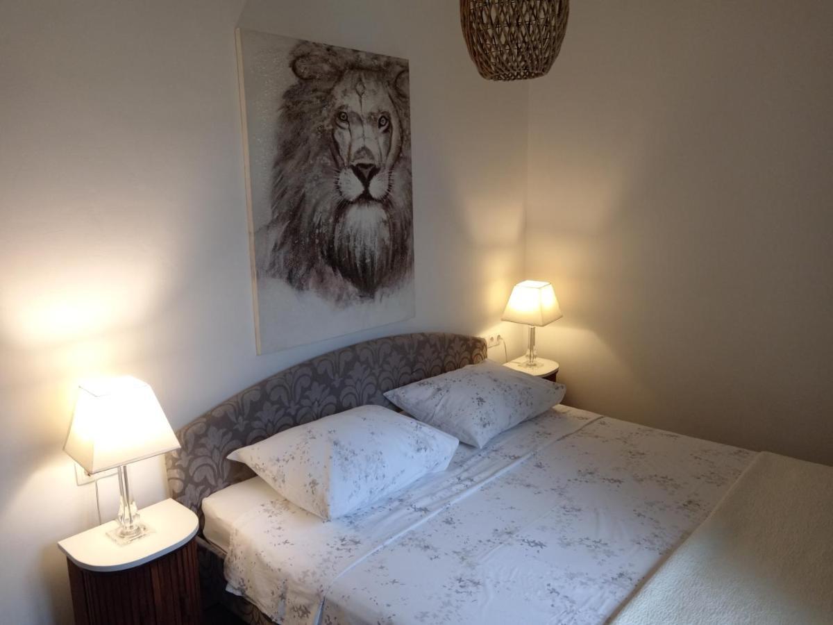 Seaview Holiday Apartments, Ventura Нін Екстер'єр фото