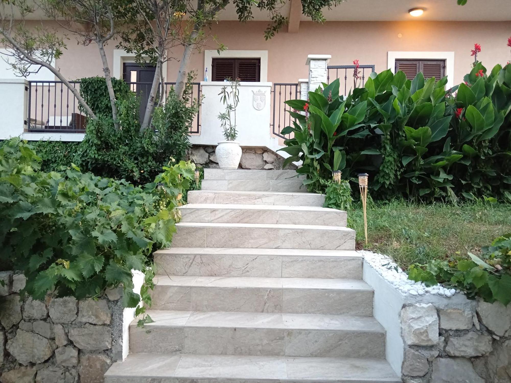 Seaview Holiday Apartments, Ventura Нін Екстер'єр фото