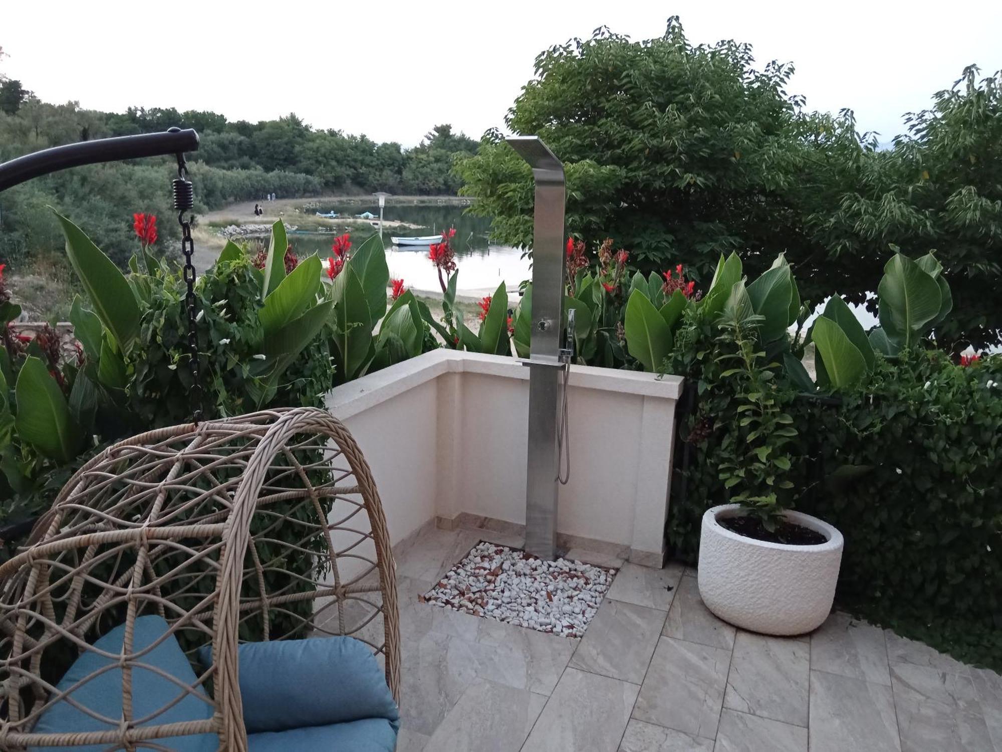 Seaview Holiday Apartments, Ventura Нін Екстер'єр фото