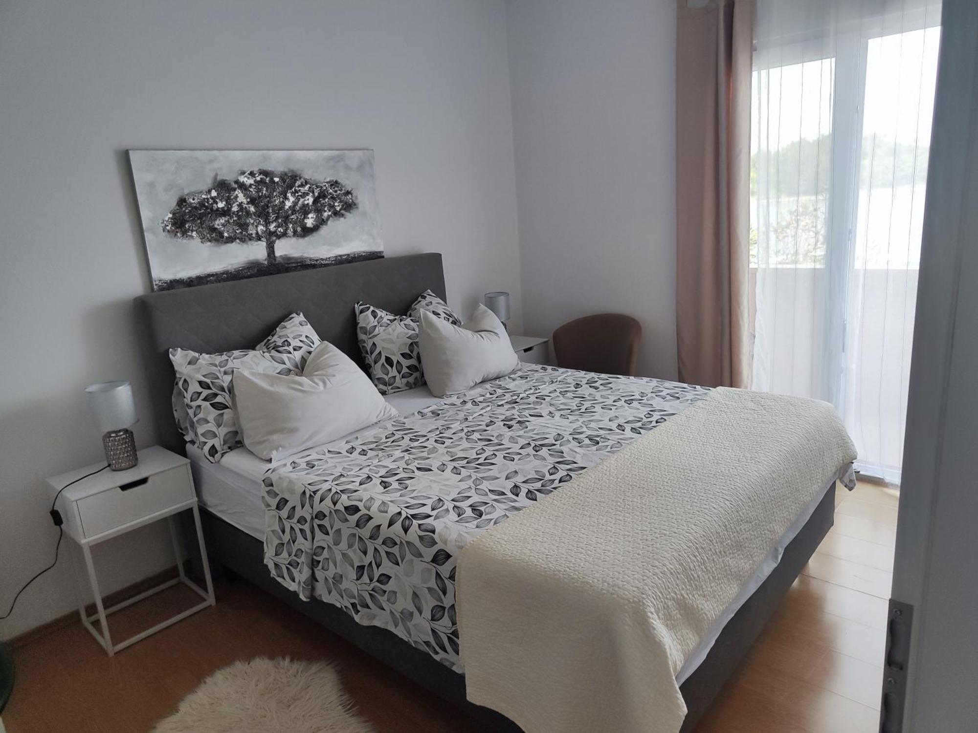 Seaview Holiday Apartments, Ventura Нін Номер фото