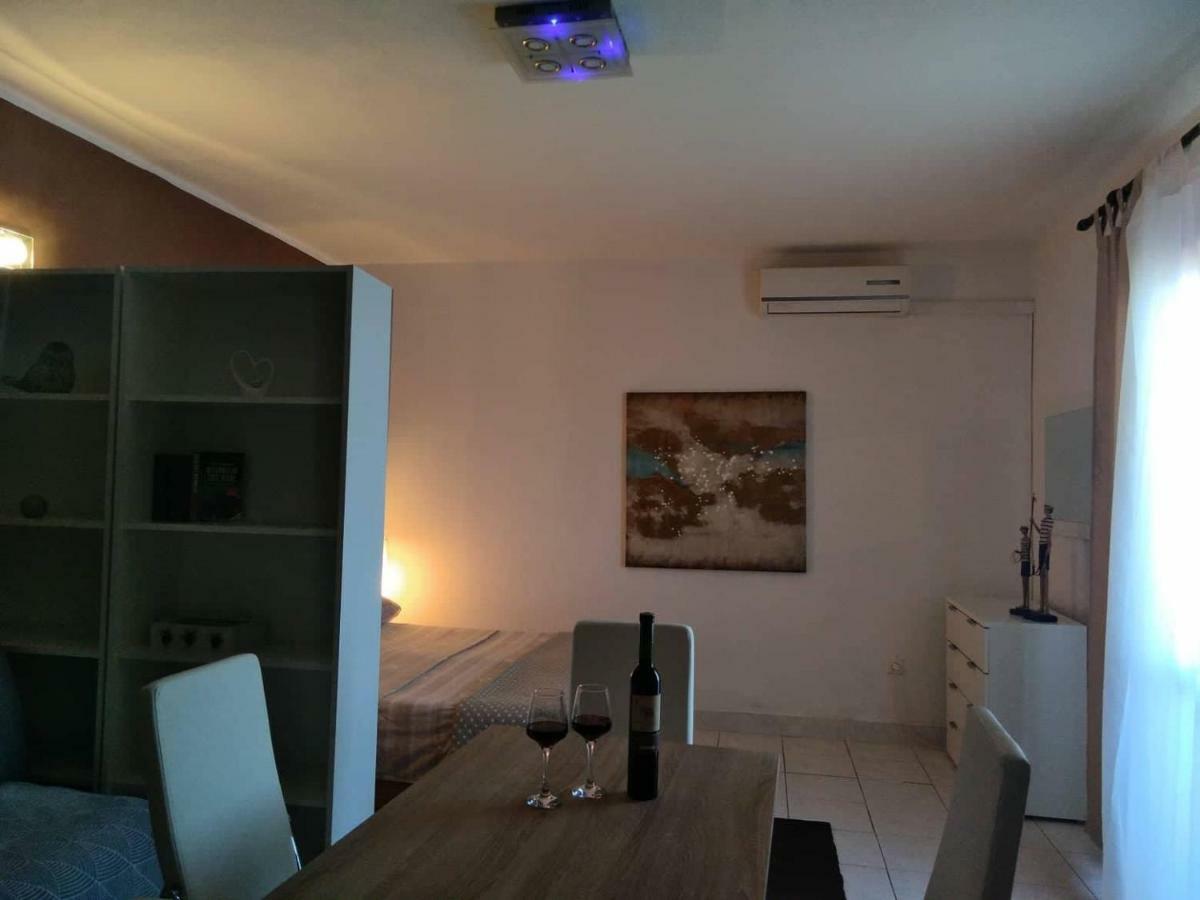 Seaview Holiday Apartments, Ventura Нін Екстер'єр фото