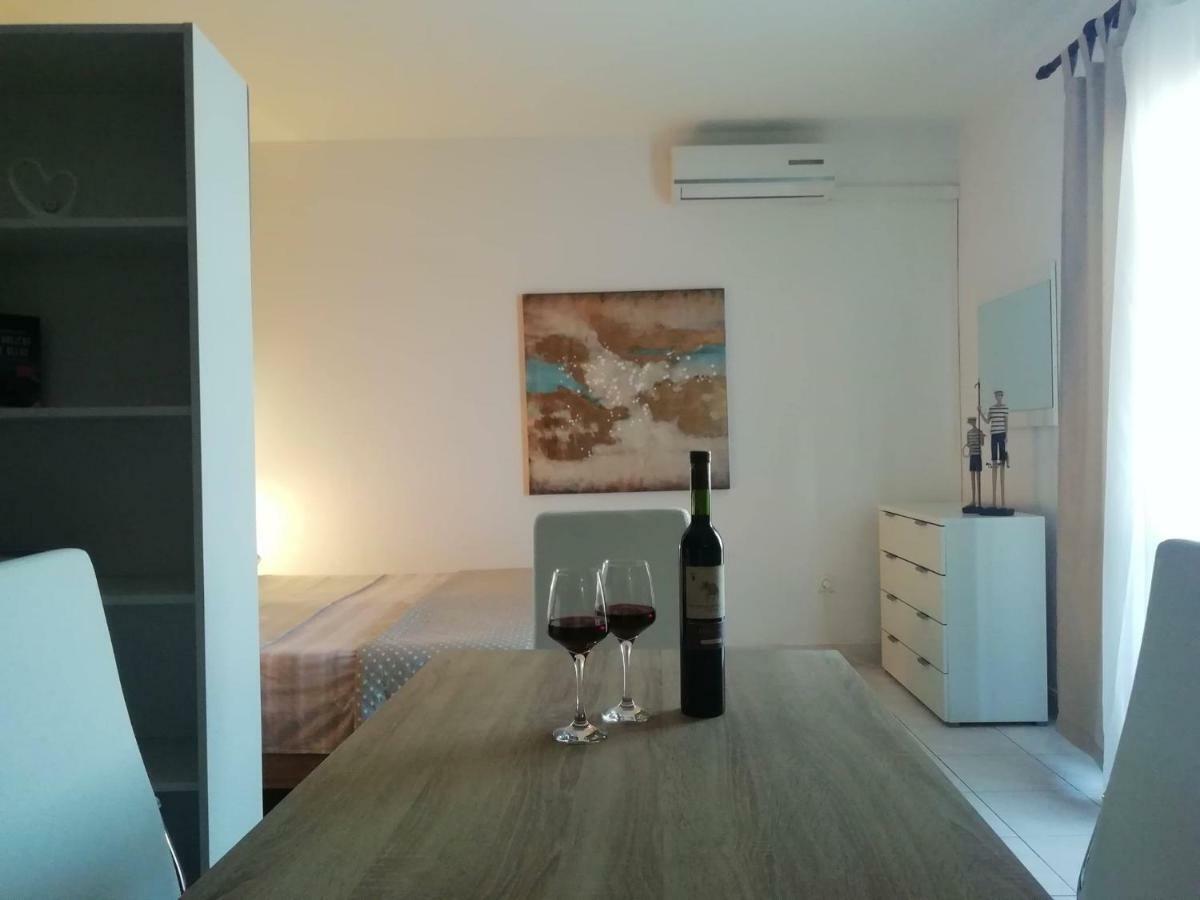 Seaview Holiday Apartments, Ventura Нін Екстер'єр фото